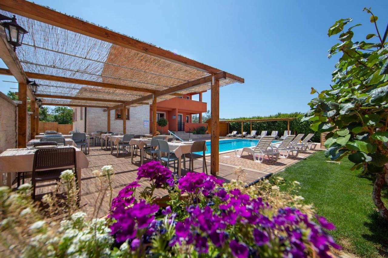 Hotel Natura Vilanija 외부 사진