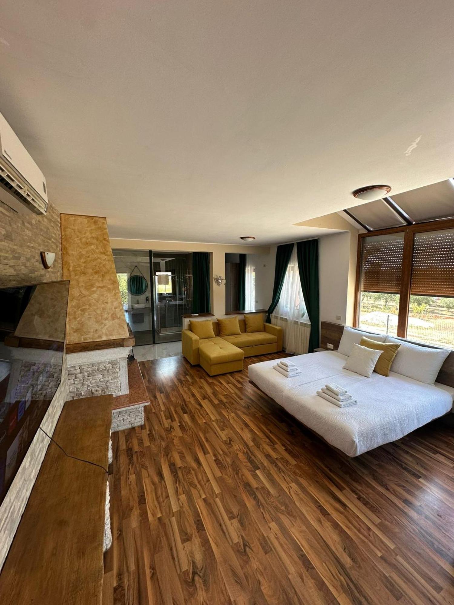 Hotel Natura Vilanija 외부 사진